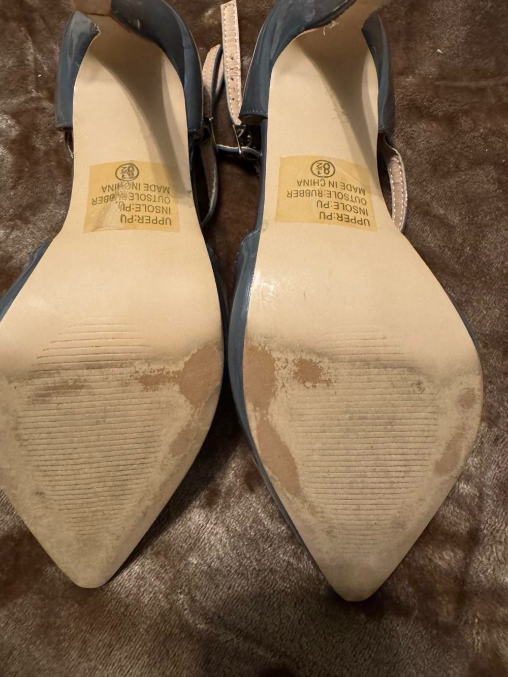 Journee Collection Gray Patent T-Strap Pointed Heels - Picture 5 of 6